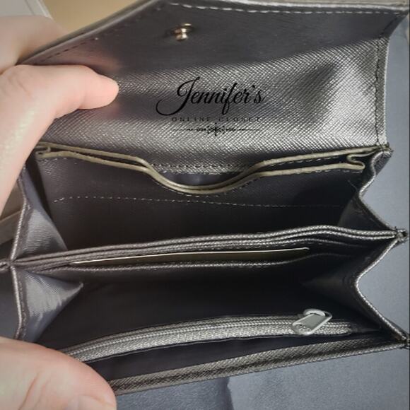 Kenneth Cole Reaction NWT Silver Device Wallet - Picture 5 of 11